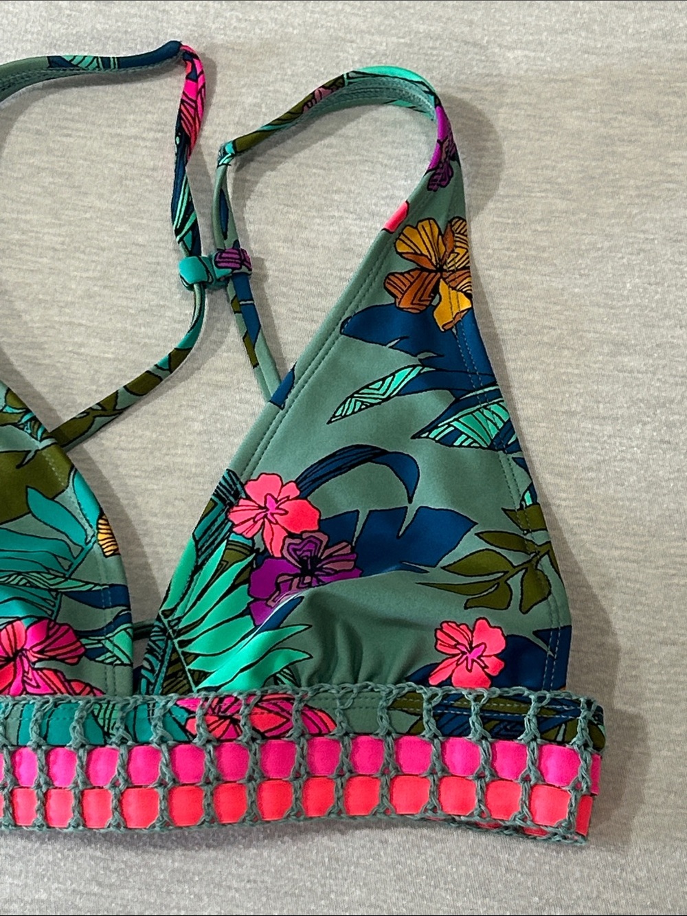 Xhilaration Green Tropical Floral Bikini Top with Pink Trim Sz S - Picture 3 of 6